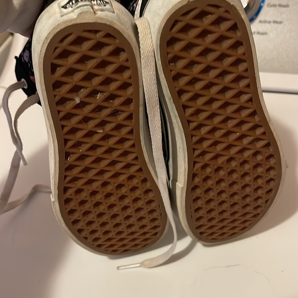 Vans - Picture 5 of 5